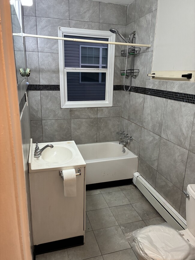 Foto del edificio - 722 Woodlawn Ave