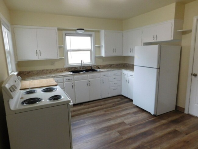 Building Photo - 3Bd/2Ba Single Story House - For viewing!