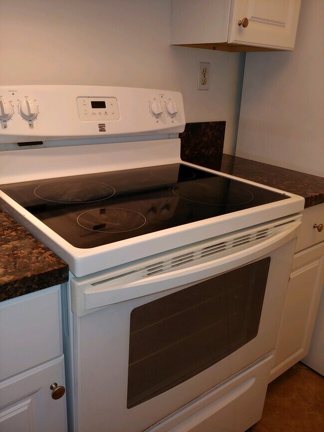 Stovetop - 2919 N White Ave