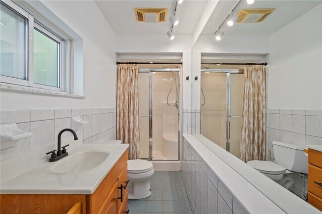 Foto del edificio - 6026 Sawyer St