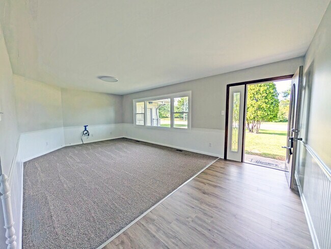 Foto del edificio - 23209 W Mound Rd