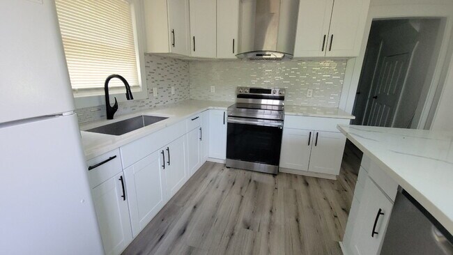 Foto del edificio - Charming 2-bedroom, 1-bath single-family home conveniently located in Nashville.