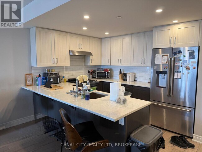 Photo du bâtiment - 10 Albert St E