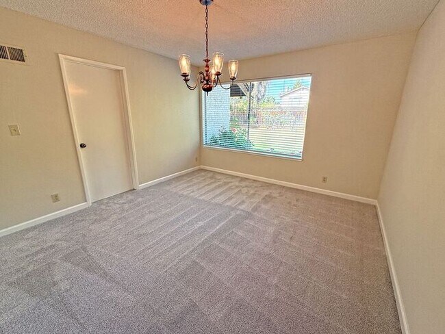 Foto del edificio - Gorgeous Almaden Valley Home Near Almaden Lake Park!