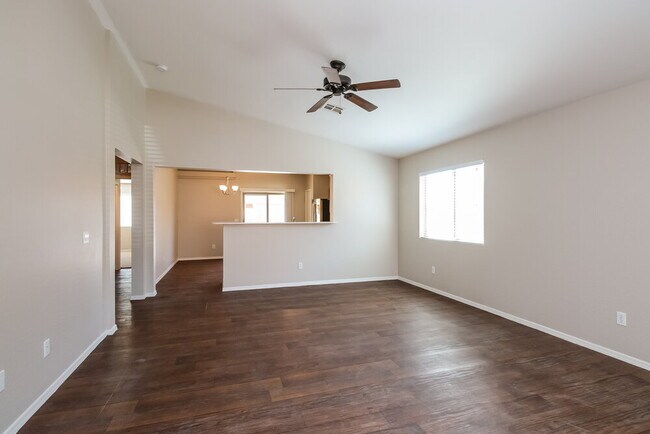 Building Photo - 1453 E Kelsi Ave