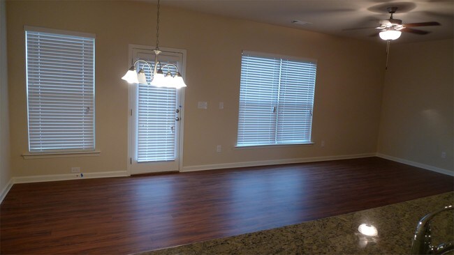 Building Photo - 92 Greenfield Dr