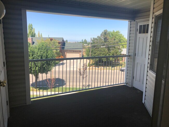 Balcony View - 137 W 600 N