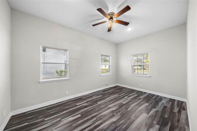 Foto del edificio - 5812 Southcrest St
