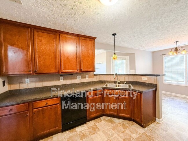 Building Photo - 1904 Yellowbrick Rd