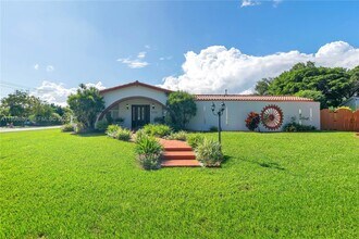 Building Photo - 17320 SW 89th Ave