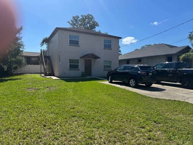 Foto del edificio - 9903 N Myrtle St