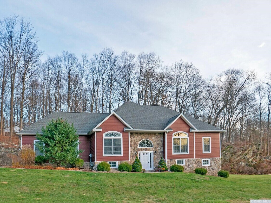 Foto principal - 35 Huyler Dr
