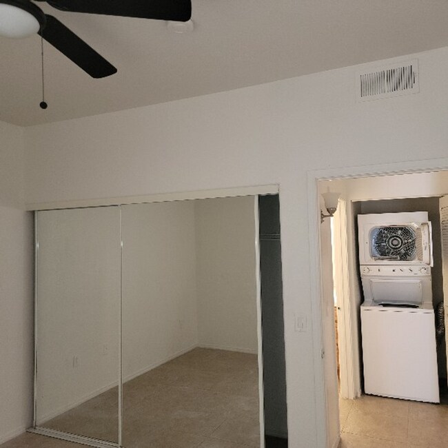 Building Photo - Cozy 2 Bedroom Condo in Northwest