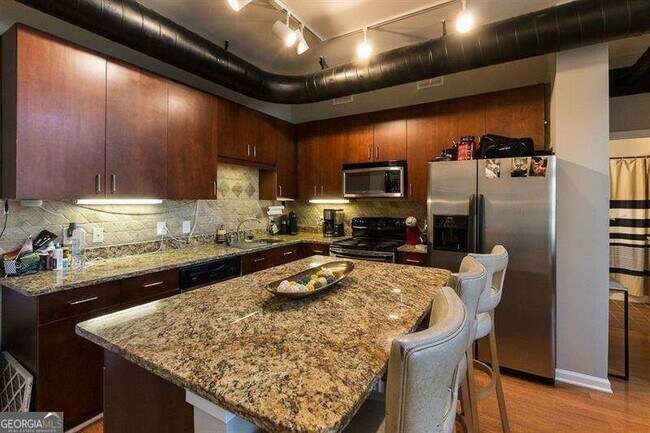 Foto del edificio - 5300 Peachtree Rd