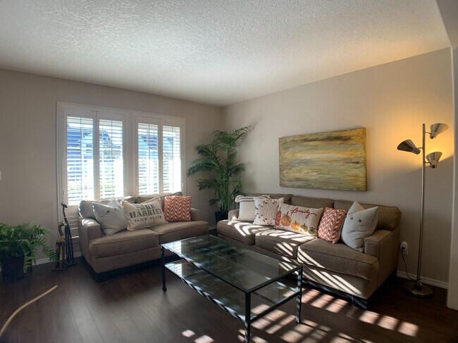 Building Photo - Beautiful update Bethany home - 4 Bedrooms...