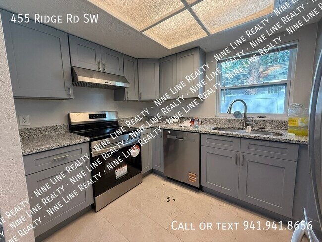 Foto del edificio - 455 Ridge Rd SW