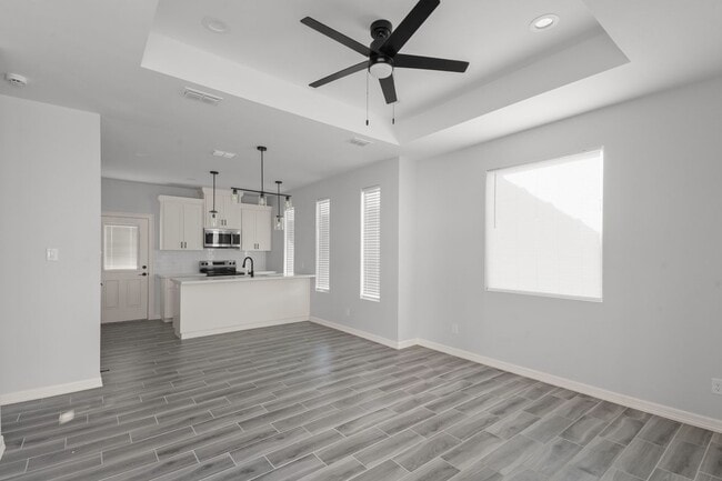 Foto del edificio - 408 N Onyx Ave