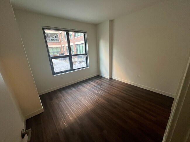 Foto del edificio - 1130 W Monroe St