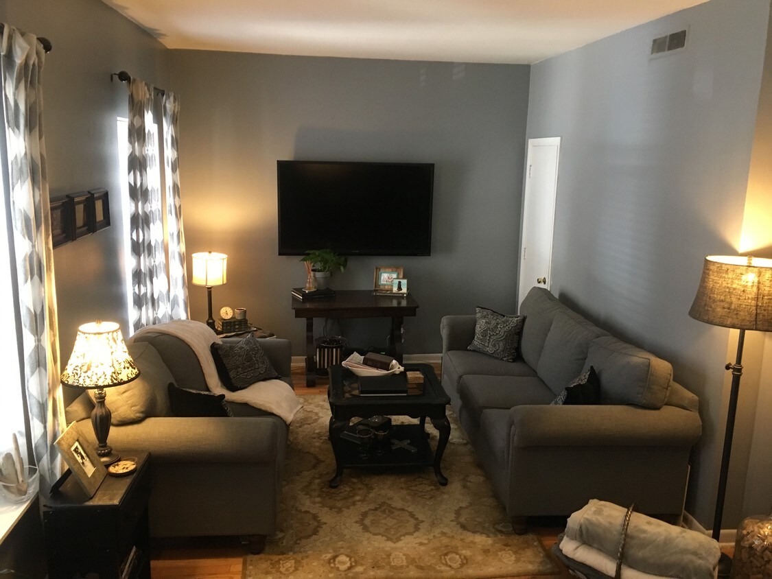 Foto principal - 847 W Barry Ave