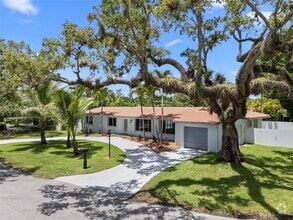 Building Photo - 6250 SW 62nd Pl