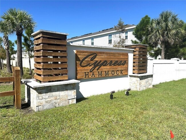 Foto del edificio - 5082 Royal Point Ave