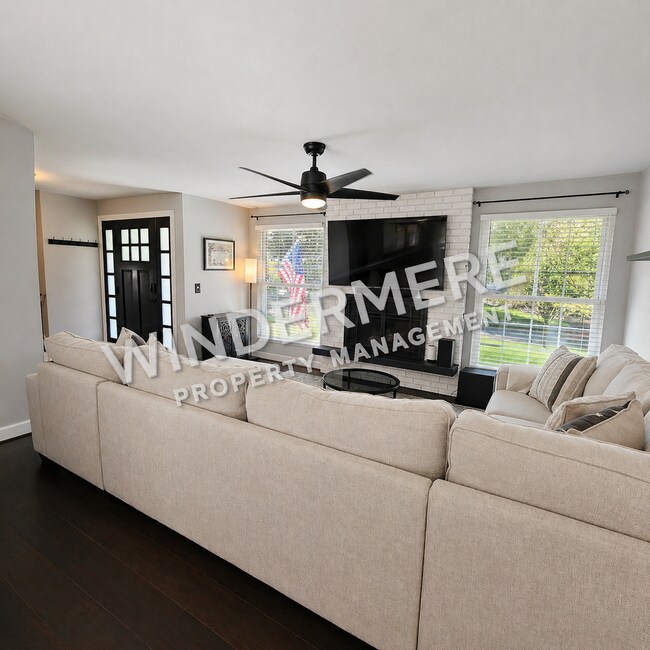 Foto del edificio - Elevated Living in CK School District | Hot Tub, A/C & Private Outdoor Retreat