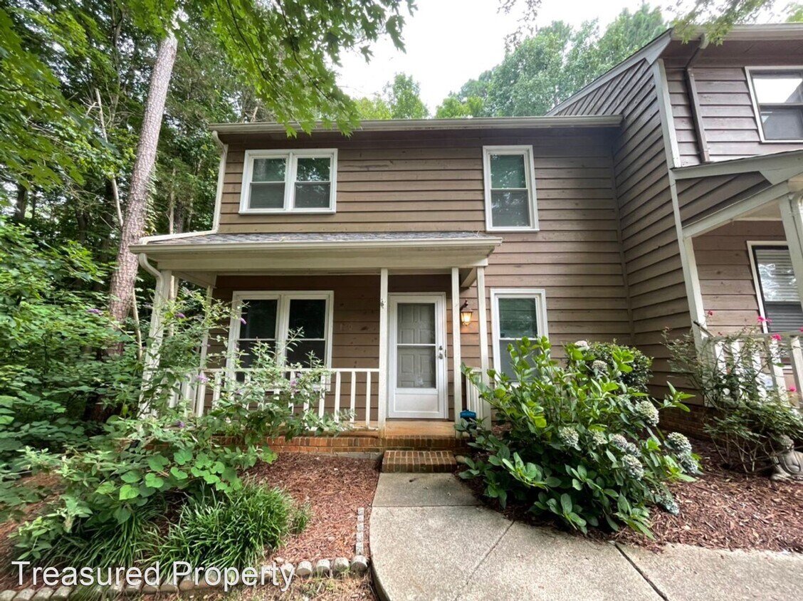 Primary Photo - 2 br, 2.5 bath House - 120 Inverness Ct