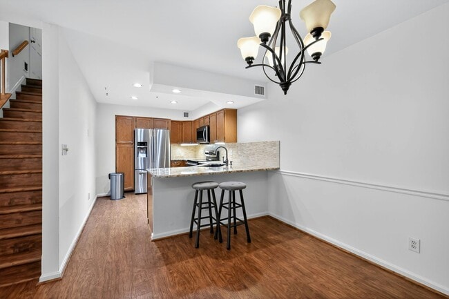 Building Photo - 2711 Summerview Way