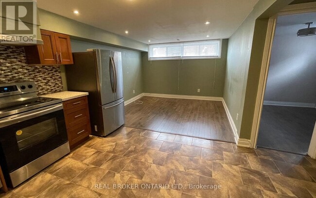 Building Photo - 926 Flagship Dr