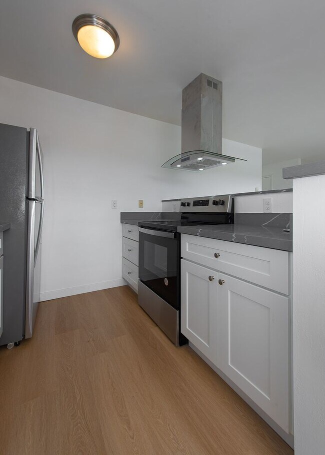 Foto del edificio - Top-Floor 2bed/1bath Apartment in Prime Redmond Location!