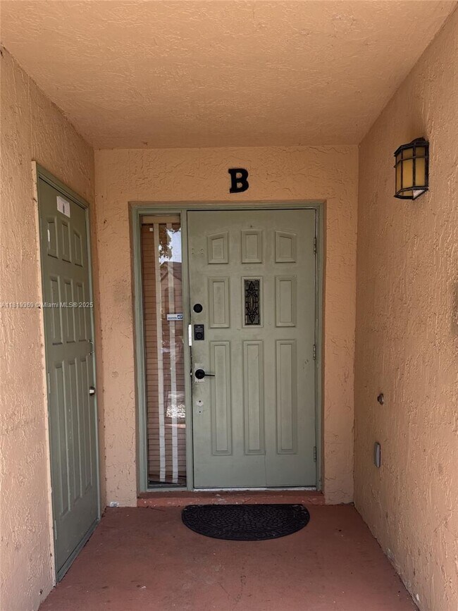 Foto del edificio - 8211 NW 191st St