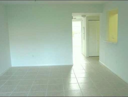 Foto del edificio - 1095  Golden Lakes Boulevard 912 West Palm...