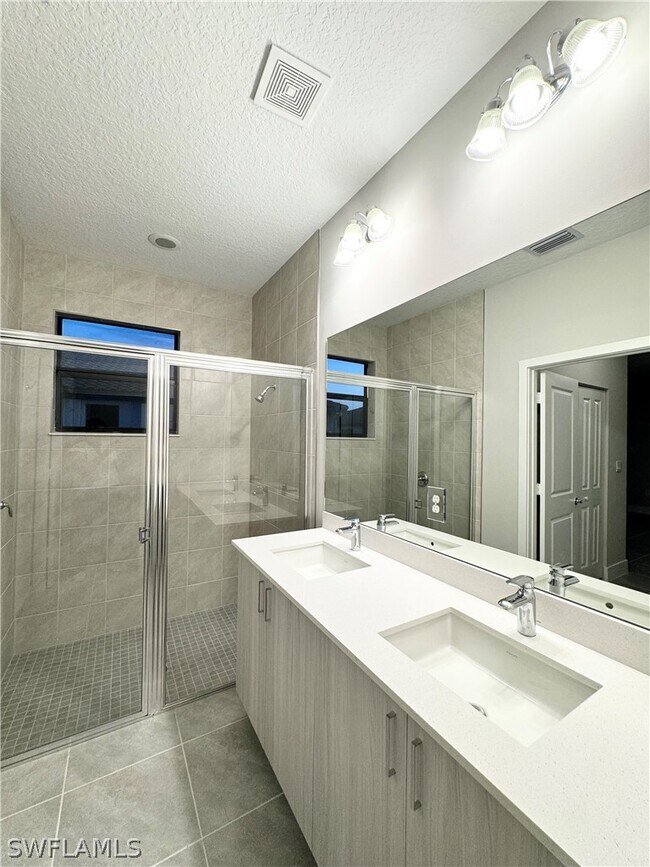 Foto del edificio - 5570 Cassidy Ln