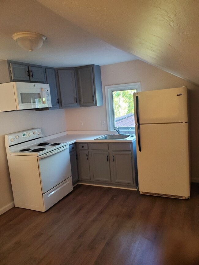 122 S Franklin St, Shawano, WI 54166 Townhome Rentals in Shawano WI