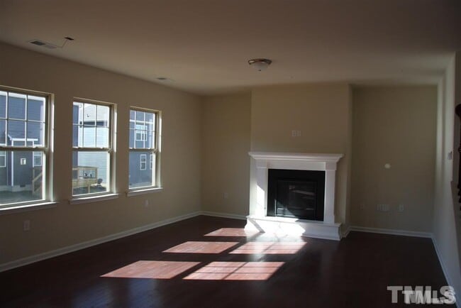 Building Photo - 2721 Sardinia Ln