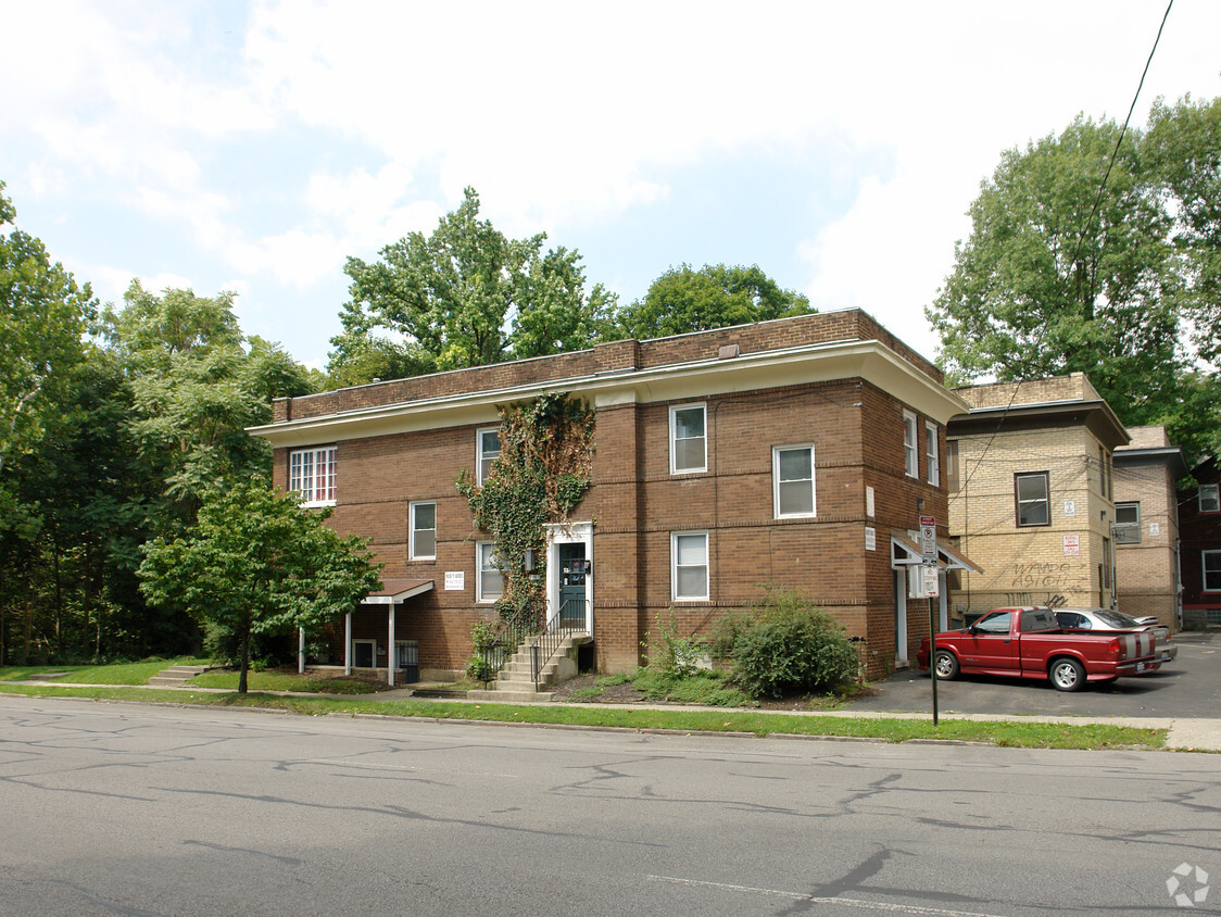 Primary Photo - 2063-2091 Summit St