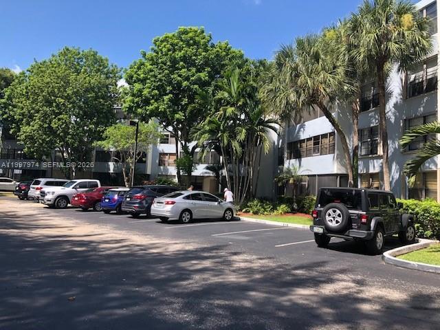 Foto del edificio - 10854 N Kendall Dr
