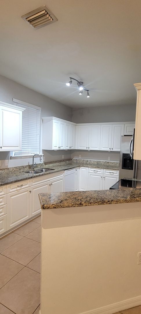 Foto del edificio - Charming 2/2 with a 1 car garage in Eagle Trace