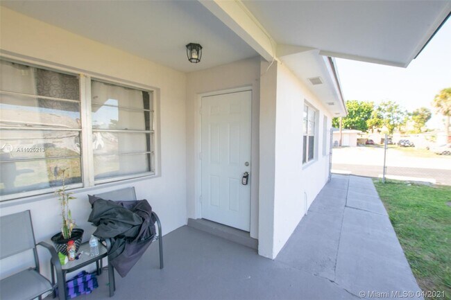 Building Photo - 4652 Myla Ln