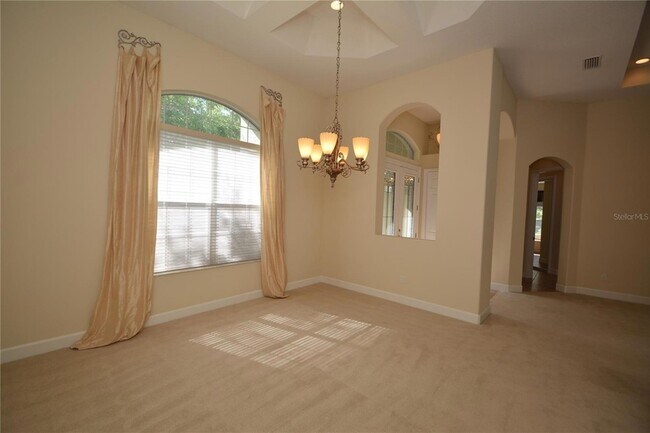 Building Photo - 4 N Park Cir