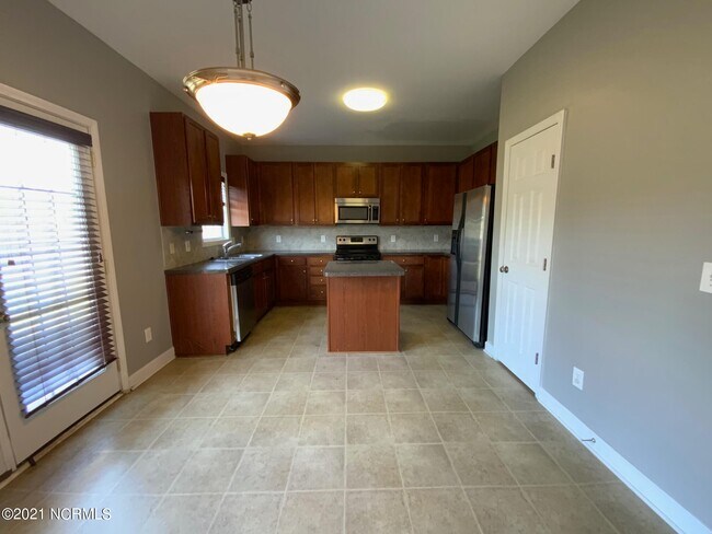 Foto del edificio - 237 Silver Hills Dr