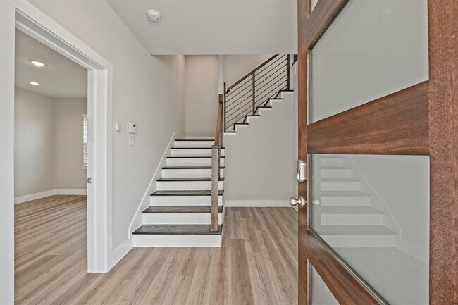 Foto del edificio - 9016 Lonestar Creekbend Ln