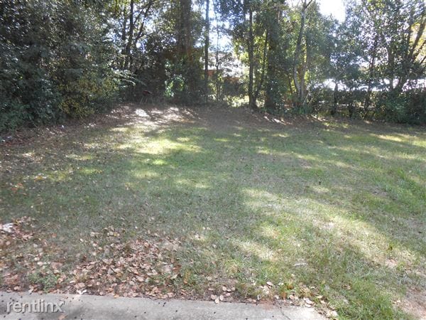 Building Photo - 1521 Lake Ave