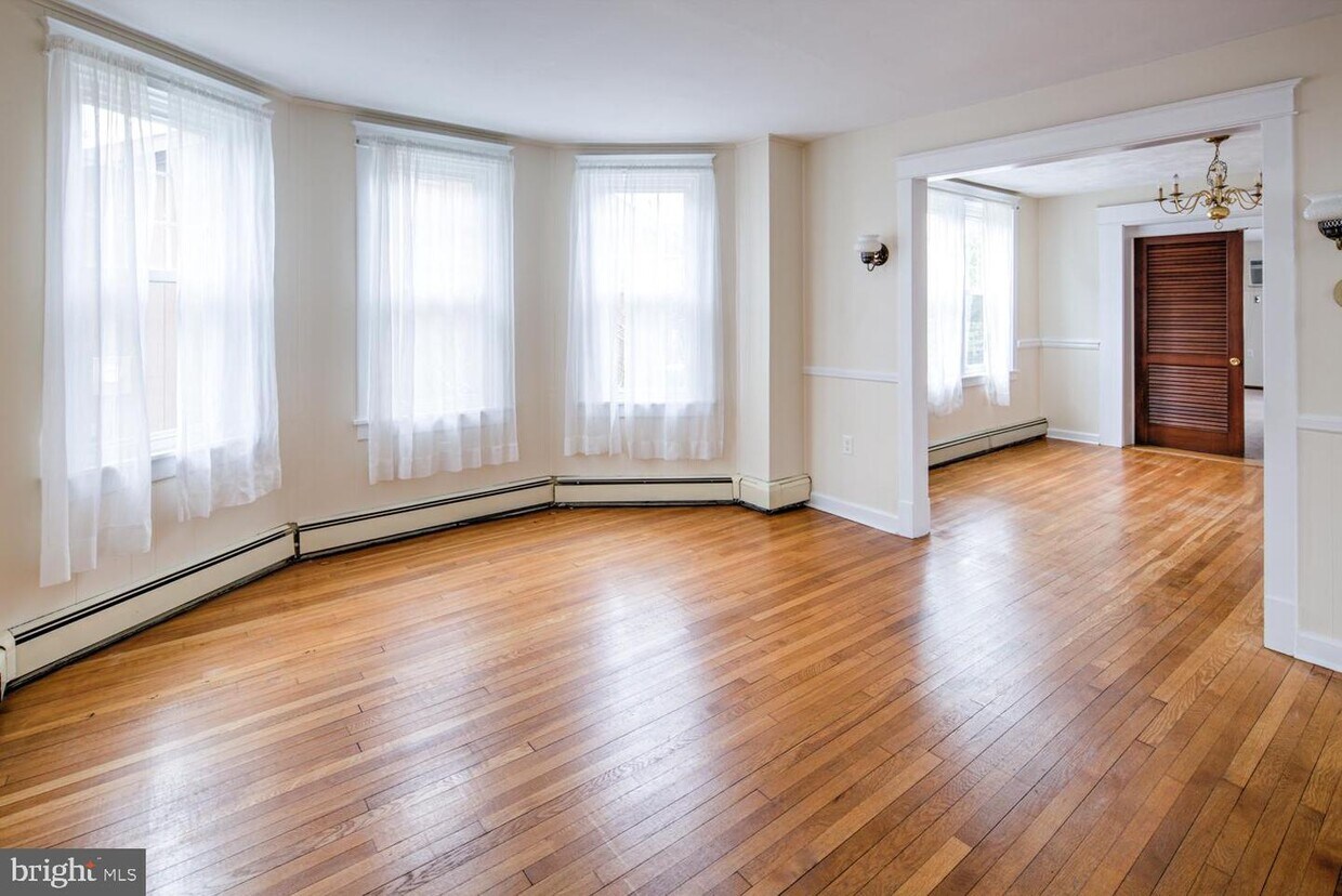 Foto principal - 406 Maple Ave