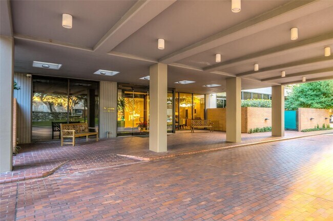 Foto del edificio - 15 Greenway Plz