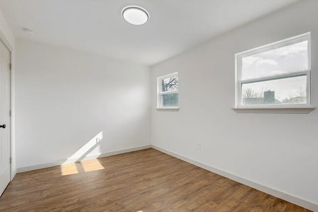 Foto del edificio - 5205 2 Iron St