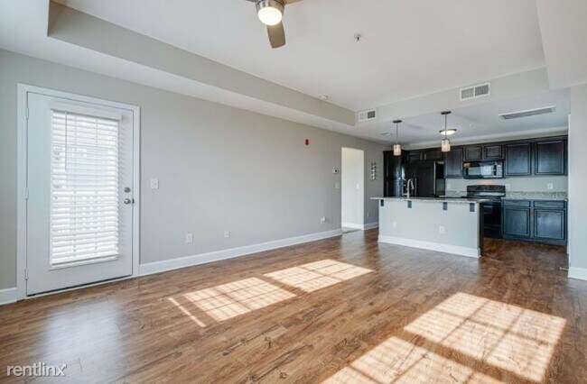 Building Photo - 1 br, 1 bath Condo - 8205 Lenox Creekside ...