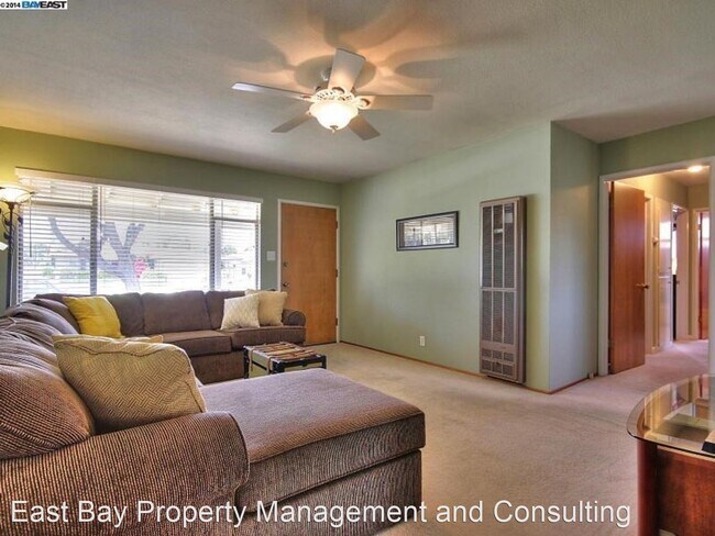 Building Photo - 3 br, 1 bath House - 4564 Piper St.
