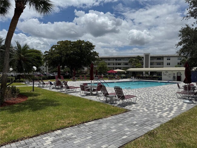 Foto del edificio - 3404 Bimini Ln