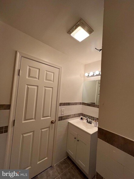 Foto del edificio - 623 Columbia Ave